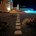 Pirgos Petropoulea * Poliána