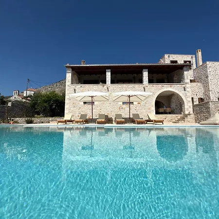 Villa Pirgos Petropoulea Poliána