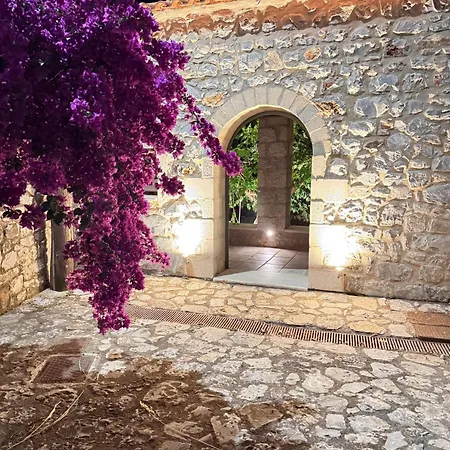 빌라 Pirgos Petropoulea