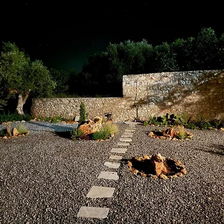 Pirgos Petropoulea Villa *