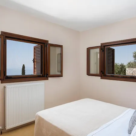 Villa Pirgos Petropoulea Poliána