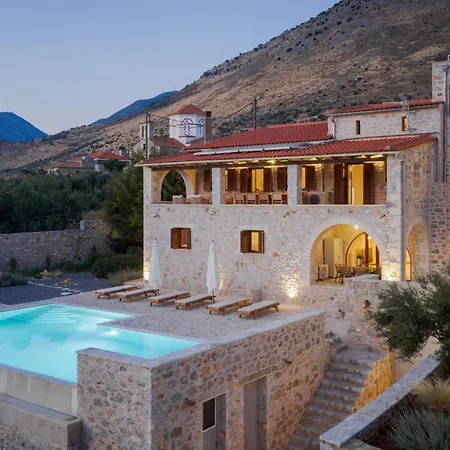 Villa Pirgos Petropoulea Poliána