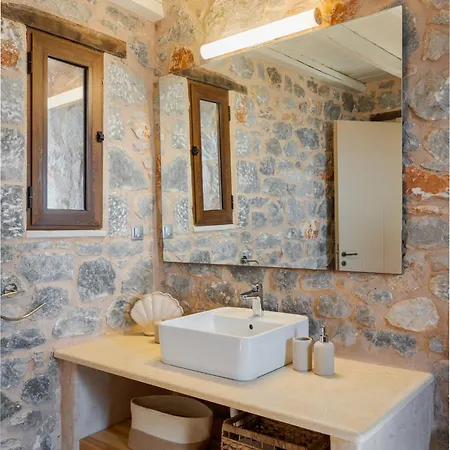 Villa Pirgos Petropoulea