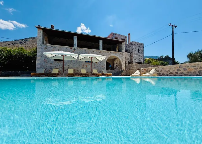 Вилла Pirgos Petropoulea *