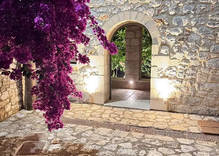 Вилла Pirgos Petropoulea