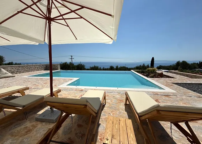 Вилла Pirgos Petropoulea *