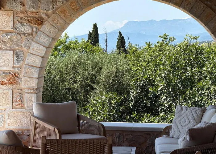 Вилла Pirgos Petropoulea *